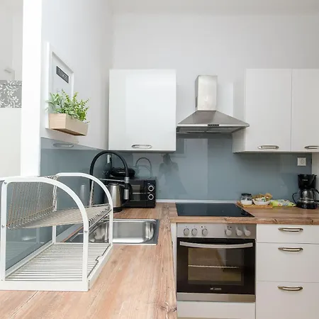 Apartament And Columbo