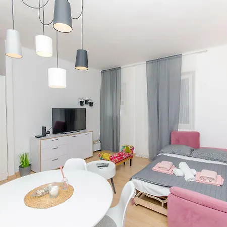 Apartament And Columbo