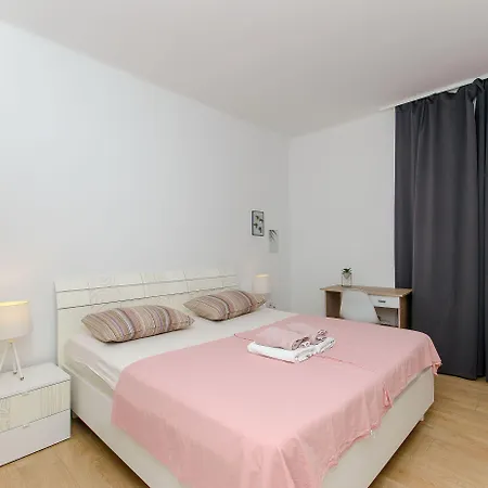 And Columbo Apartman