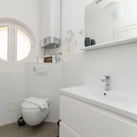 And Columbo Apartament