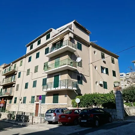 And Columbo Apartament