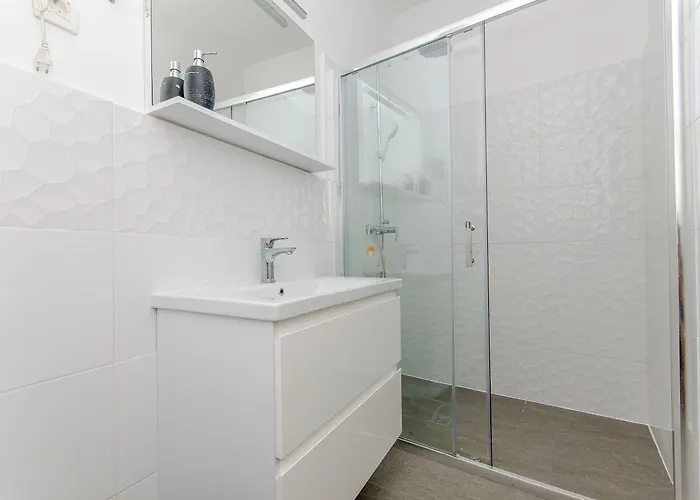 شقة And Columbo *